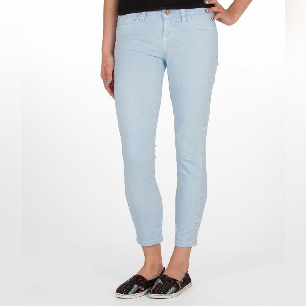 Guess Light Blue "Brittney" Skinny Jeans Size 27